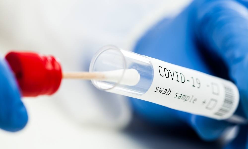 Zero Hora: Ômicron é identificada em 31,7% das amostras de covid em dezembro, diz instituto