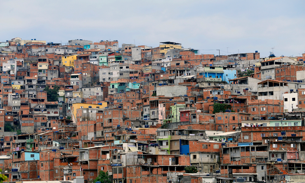 G1: Morador da periferia de SP tem chance maior de pegar covid mais de uma vez, diz estudo inédito