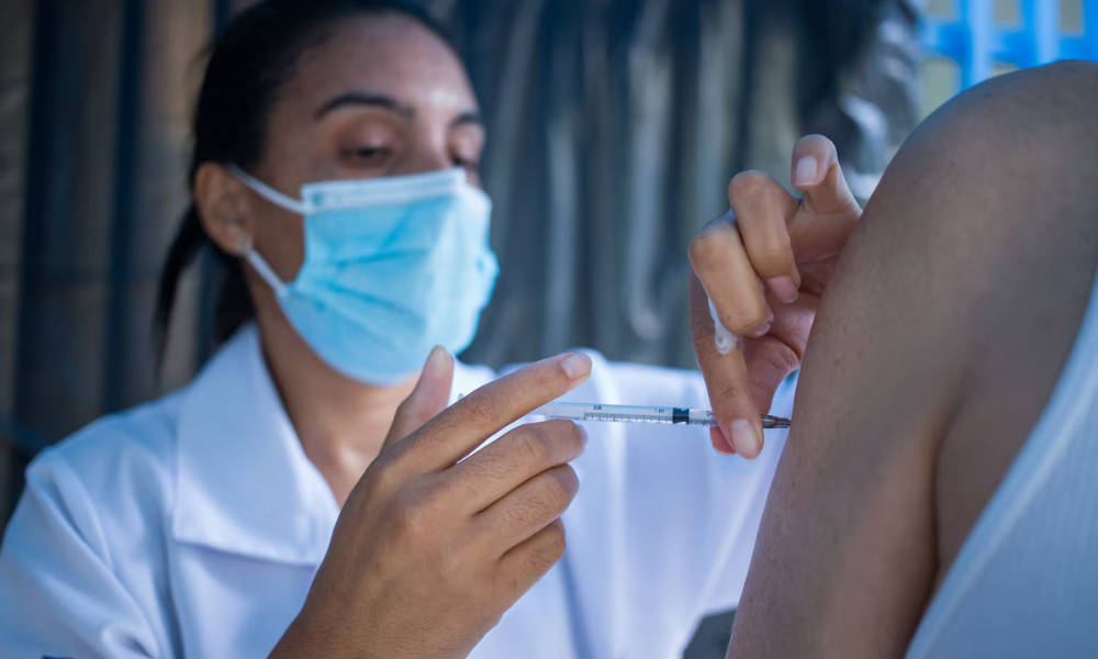 Estadão: Gripe segue em alta pelo País e é a principal causa de morte por síndrome respiratória entre idosos